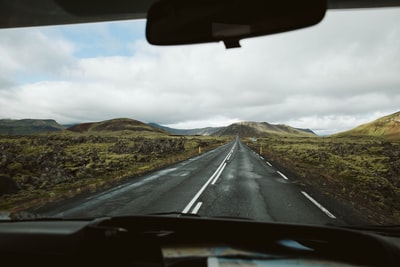 汽车道路白天
